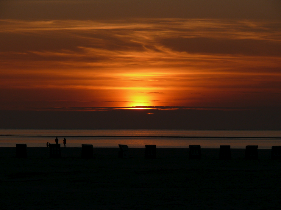 Brückentage 2022 für Niedersachsen: Sonnenuntergänge auf Amrum genießen